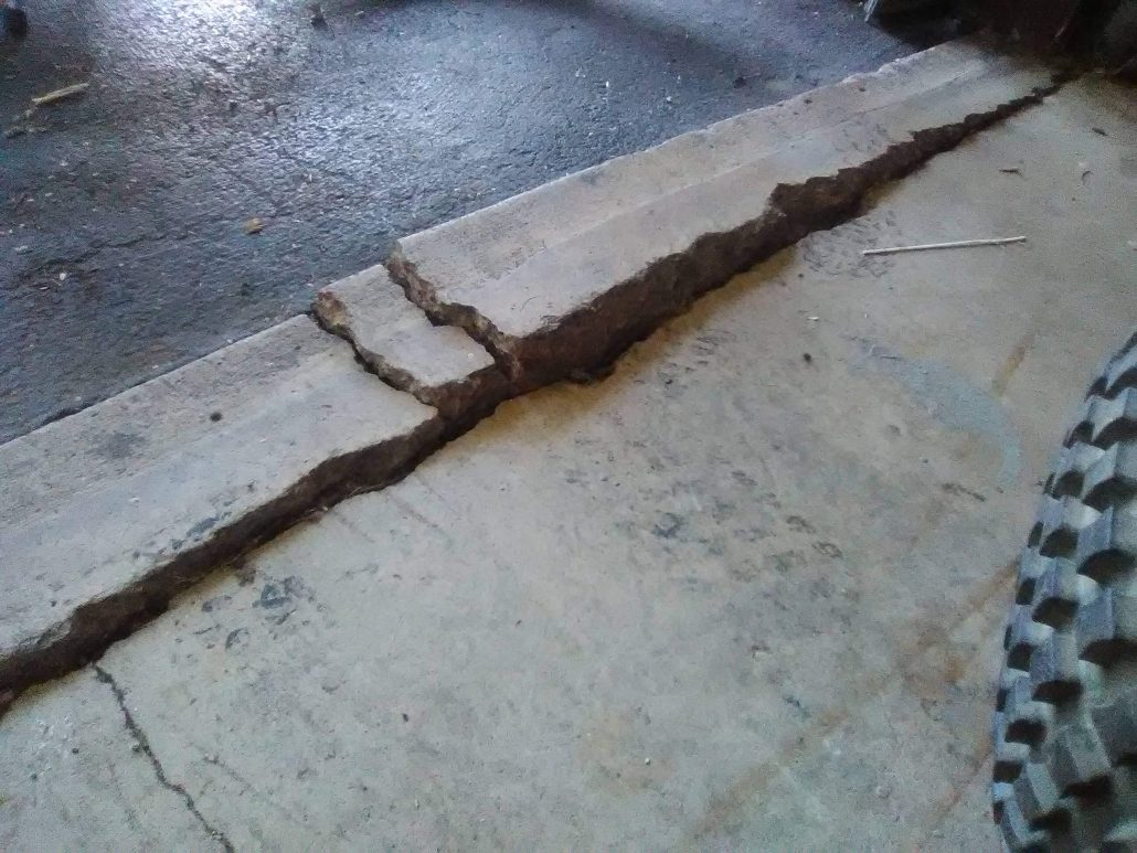 ترک بلند شدن بتن