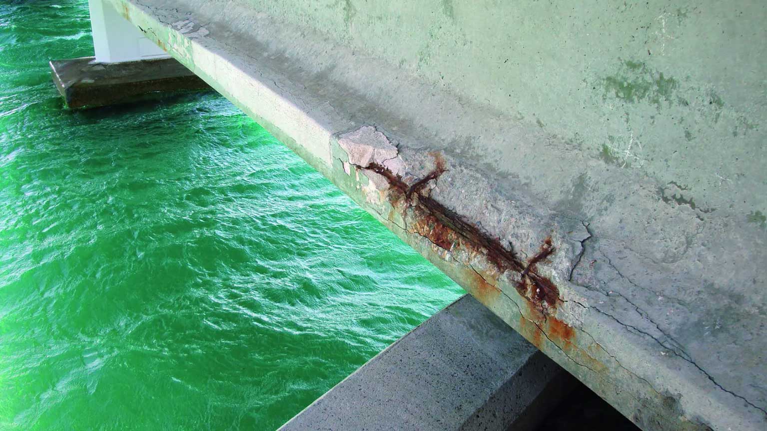 خوردگی فلزات در بتن چیست؟ علل و روش های جلوگیری